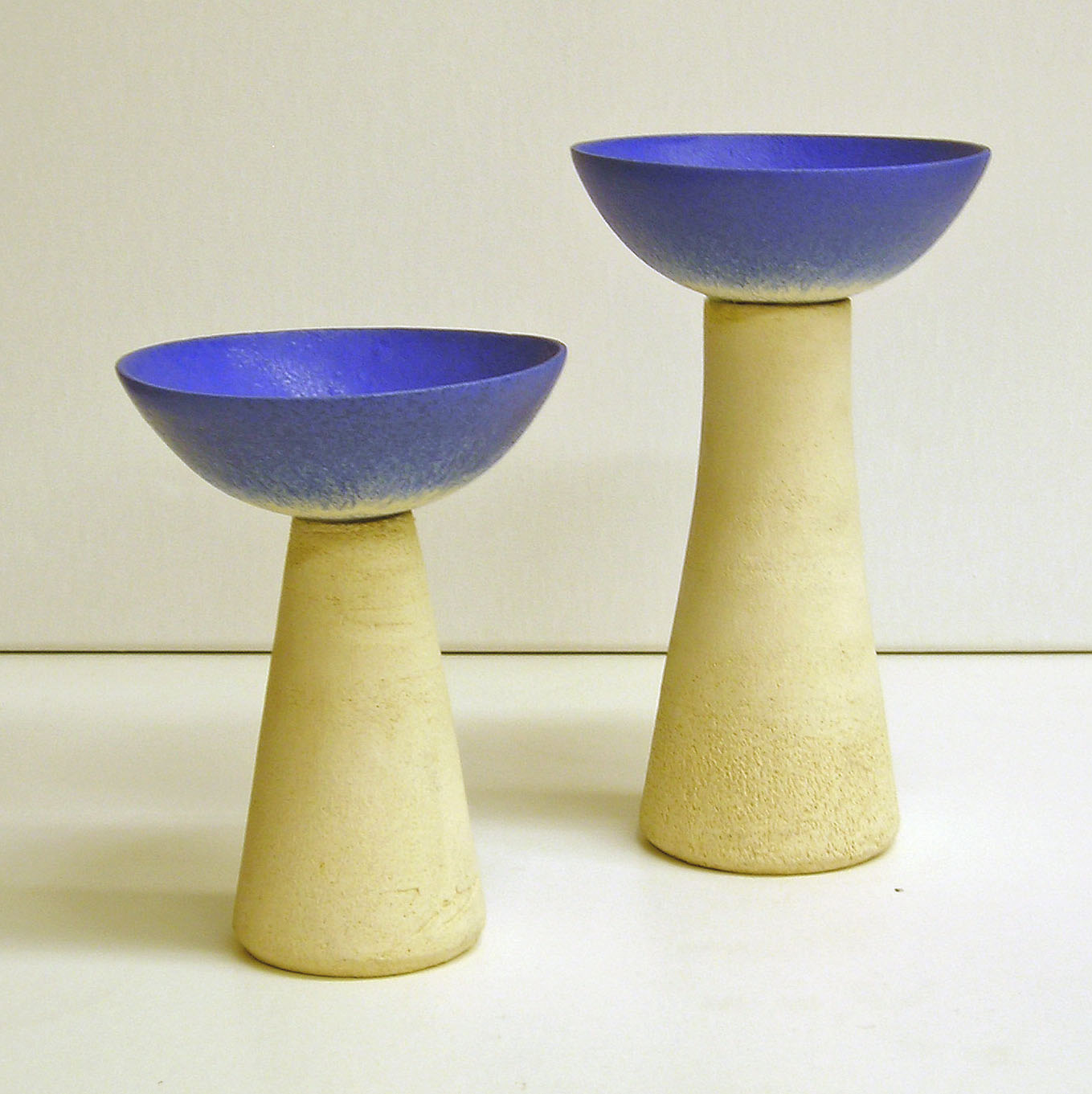 CANDELABROS pie refractario blanco y copa gres esmaltado a1200º tamaños 15x12 cms. - 24x12 cms.