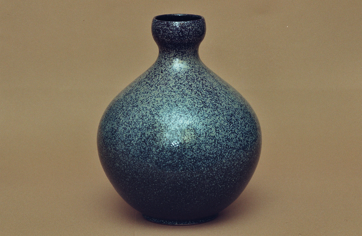 JARRONCILLO NOCHE esmaltado a 1000º tamaño 35x20 cm. colección particular